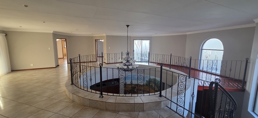 5 Bedroom Property for Sale in Roylglen Gardens Northern Cape
